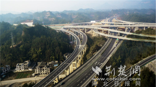 恩來(lái)高速公路羅針田互通.jpg