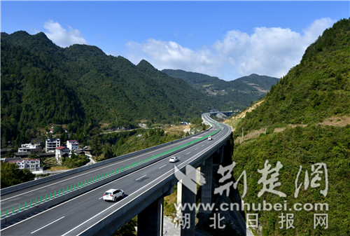 玉帶環(huán)山——恩來(lái)高速.jpg